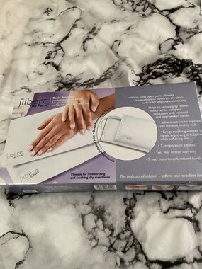 NIB Jilbere de Paris Spa Hand Mitts by Satin Smooth